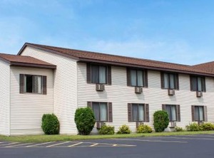 Magnuson Hotel Country Inn | Ishpeming
