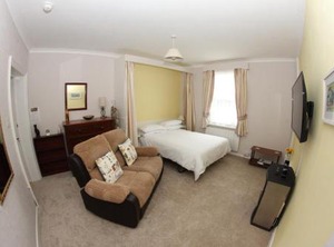 Parterre Holiday | Sandown