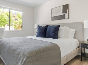 Mountain | Shoreline West