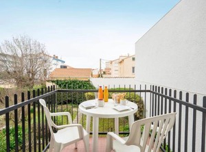 Les Amandiers | La Jetee