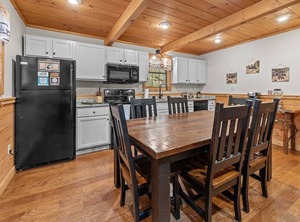 Bama Bear Den | Gatlinburg - Pigeon Forge