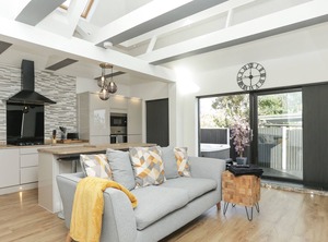 The Broadway Beach Airbnb | Herne Bay