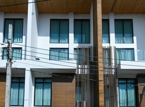 Park Lane Residence | Na Kluea