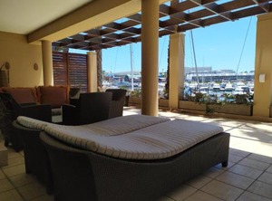 Equipped Waterfront Based | Victoria and Alfred Waterfront