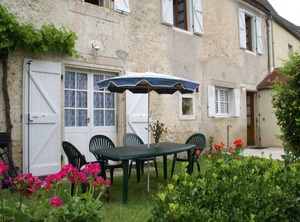 Holiday Montfaucon Garden Terrace Bbq | Montfaucon