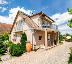 Balaton Persons 
