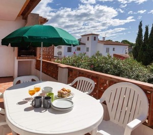 Adelfa Apt 