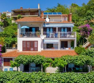 Apartments Mandica 