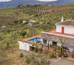 Accommodation Alozaina