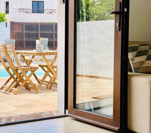 Canaryislandshost L Nest 