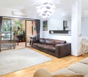 Bdrm Apt Annandale Courtyard