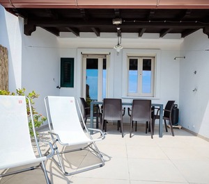 Villa Anna Castro Persons 