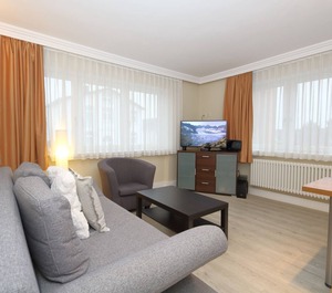 Das Haus Sarah Befindet Unmittelbarer Strandlage Herzen Von Westerland Der Strandübergang Zum Westerländer Zentralstrand Ist Ca Meter Befinden Sich Moderne Ferienwohnungen Für Bis Personen Parkplätze Sind Auf Dem Grundstück Oder Vor 