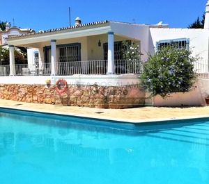 Moradia Com Piscina Privada 