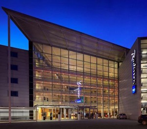 Radisson Blu Hotel London Airport 