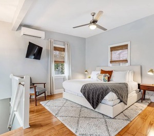 Spring Street Br Holiday