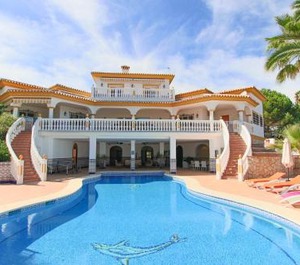 Tess Villa El Oasis