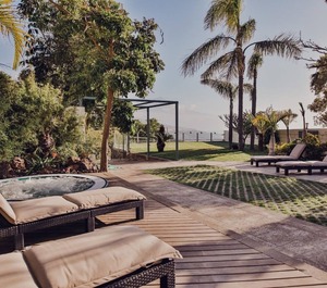 The Villa Jacuzzi Hiking Vineyards 