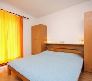 Holiday Rab Stadt Persons Bedrooms