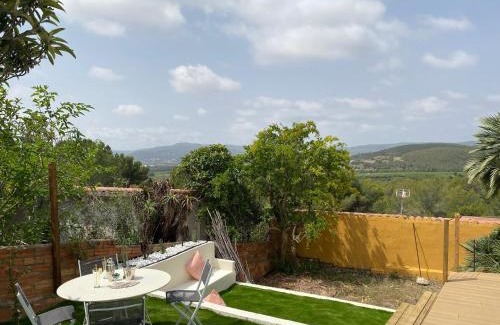 La Bisbal del Penedes Villa | À 12, piscine, BBQ, calme et café face montagne