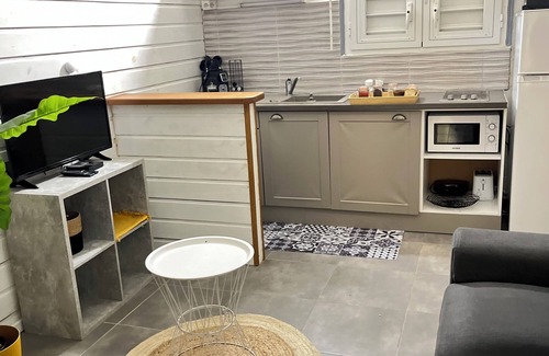 Anse-Bertrand House | À 5 Minutes de la Plage! Deux Logements Haut et bas Idéal Pour des Familles