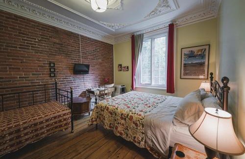 Gay Village Bed & Breakfast | À l'Adresse du Centre-Ville