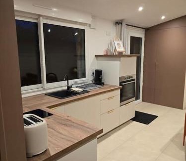 Pleurtuit Apartment | À L'ombre Du Pêcher