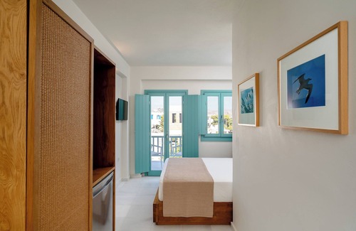 Agios Prokopios Hotel | àlas cycladic suites
