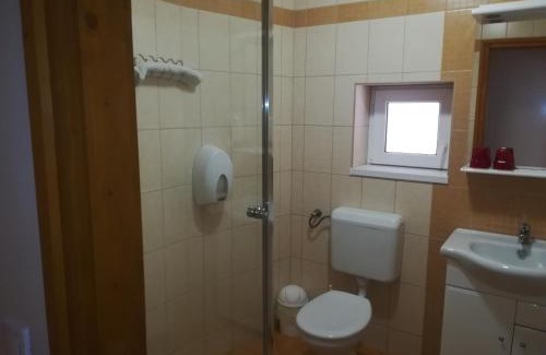 Farad House | Áldos Panzió