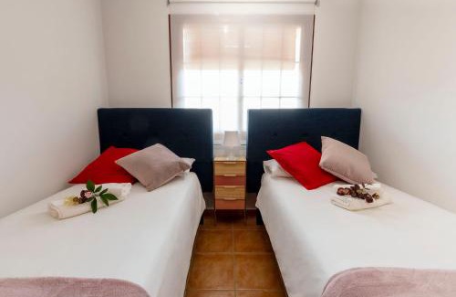 Roda Apartment | Ático con terraza-solárium y piscina 4-6 personas WIFI A/C