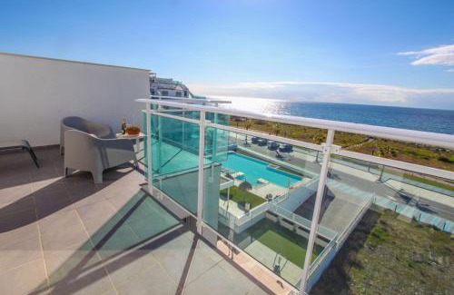 El Morche Apartment | Ático frontal al mar en Duna Beach con vistas