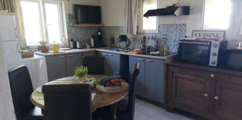 Saulx-les-Champlon Apartment | Écrin de nature et source d'arts