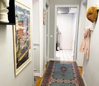 Champs-Elysees Apartment | Élysées Charm