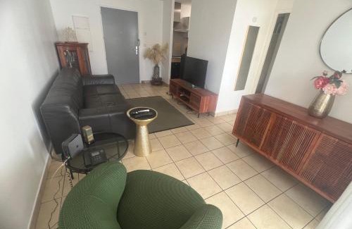 Saint-Denis Apartment | Étoile du Barachois