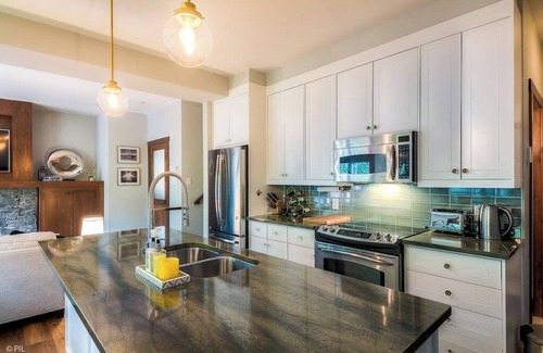 Versant Soleil Apartment | Étoile du Matin: Tremblant Luxury Ski In/Ski Out