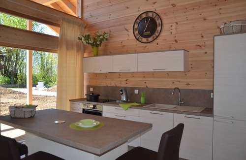 Marigny Ski Chalet | Évasion Bien-être au Lac de Chalain: Chalet de 150m² Avec Sauna et Balnéo