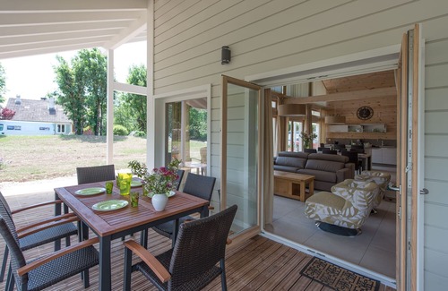 Marigny Ski Chalet | Évasion Bien-être au Lac de Chalain: Chalet de 150m² Avec Sauna et Balnéo