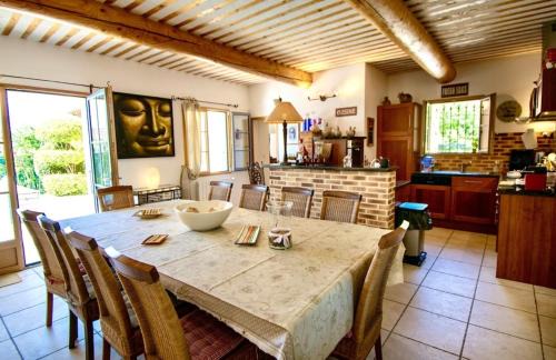 Villars Villa | Évasion Provençale : Villa Élégante pour 10 Personnes