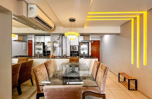 Boqueirao Apartment | Ótimo apto de frente para Praia do Boqueirão/SP
