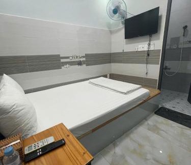 Ninh Kieu House | Ông 5 House