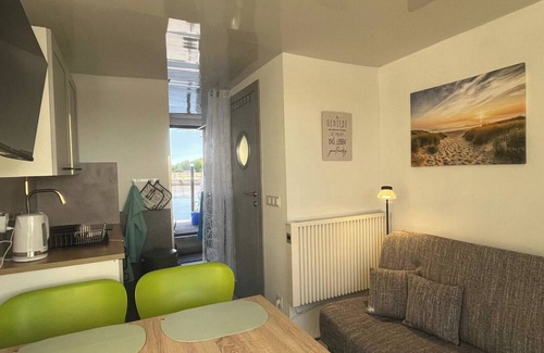 Knieper Nord Boat Rental | ÖKO Budget Houseboat Retreat Morgenrot