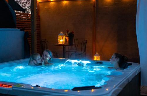 Stora Fro Bed & Breakfast | Ölands Yoga Studio & Islandshästar, Stugor & Rum
