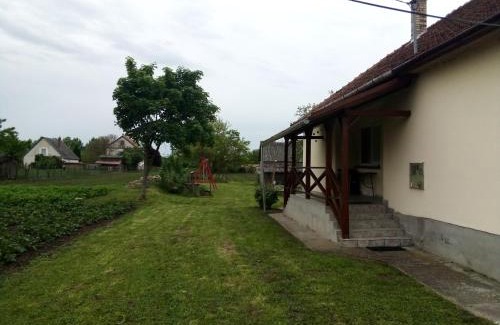 Tiszaladany House | Öregakác Vendégház