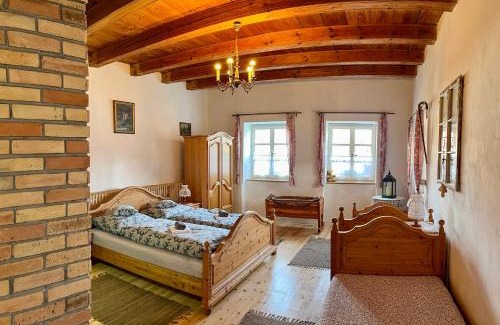 Bakonykoppany House | Öregfenyő Tornácosház