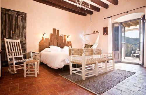 Santa Pau Villa | Únic i Singular