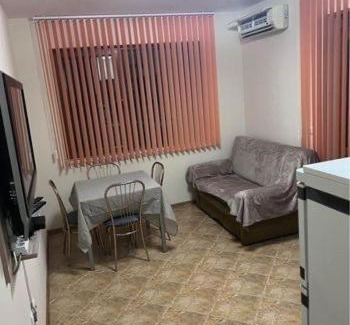 Saints Constantine and Helena Apartment | Üç odalı daire