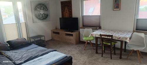 Kaltbrunn Apartment | Übernachtungen 75 m2 Unterkunft Großer Parkplatz WLAN 1 Stock im Haus