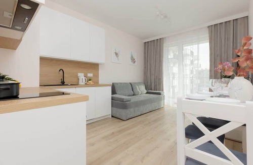 Wlochy Apartment | Łopuszańska 51A | Bright Apartment | Parking