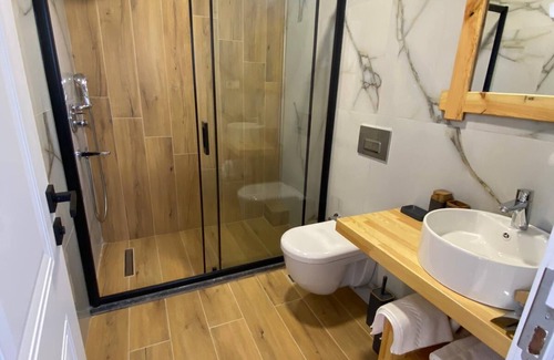 Masukiye Villa | Şana Bungalow - Doğa, Orman, ve Göl manzarası eşliğinde Huzurlu Bir Tatil -