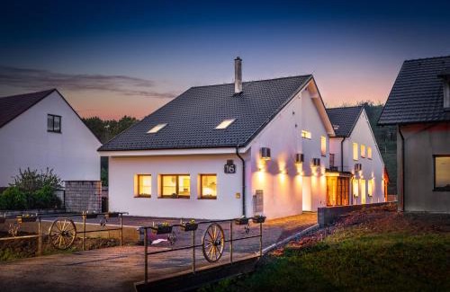 Kurdejov House | Žabinec - penzion, vinotéka